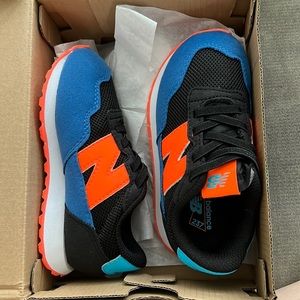 New balance size 9 bungee lace new with box